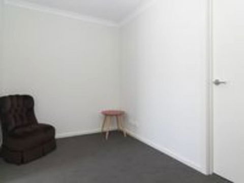 West Croydon Condo - Click Find 3