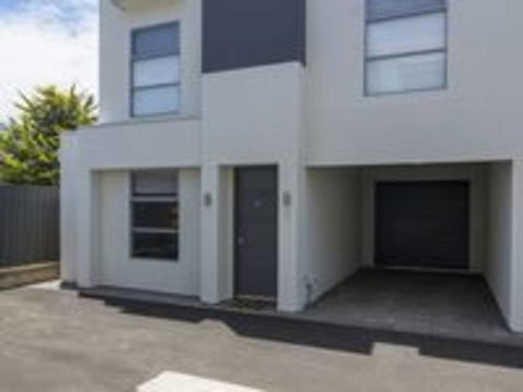 West Croydon Condo - Click Find 0