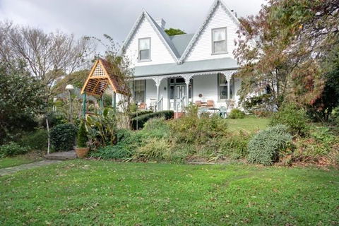 Westella Colonial B&B Accommodation - Click Find 0