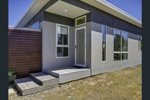 Weston Farm Seaside Stay - Click Find 1
