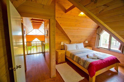 Westwood Cottage - Click Find 1