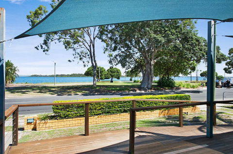 Wheelchair Friendly With Water Views - Welsby Pde, Bongaree - Bridge Guide 3