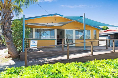 Wheelchair Friendly With Water Views - Welsby Pde, Bongaree - Bridge Guide 0