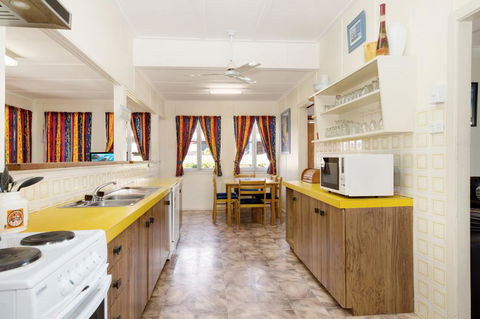 Wheelchair Friendly With Water Views - Welsby Pde, Bongaree - Bridge Guide 2