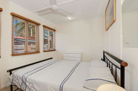Wheelchair Friendly With Water Views - Welsby Pde, Bongaree - Bridge Guide 1