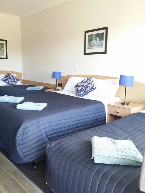 White Manor Motel - Bet 4u 3