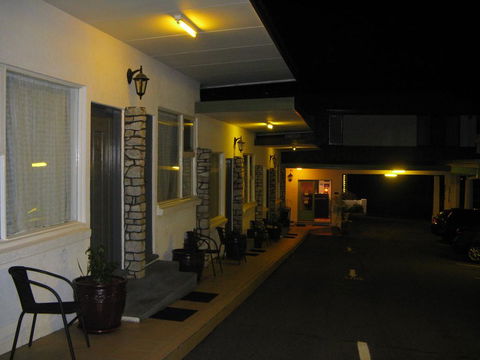 White Manor Motel - Local Finder 0