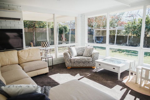 White On Wright Clare - Bet 4u 2