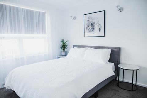 White On Wright Clare - Bet 4u 3