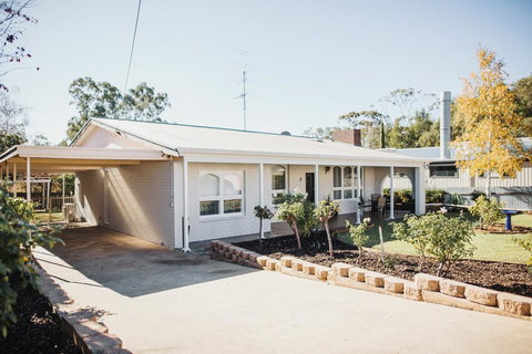 White On Wright Clare - Bet 4u 1