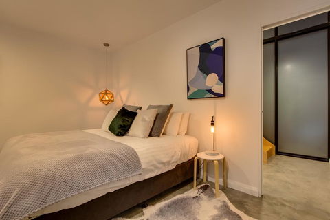 White Room Apartments - Click Find 1
