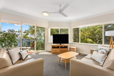 Whitesands 501 - Main Beach Location - Lawyer Find 3