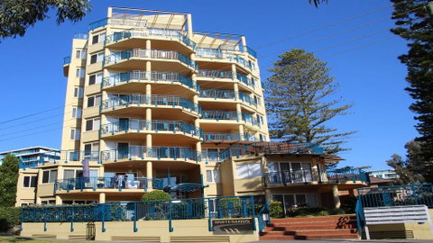 Whitesands G2 - Main Beach Location - Lawyer Find 0