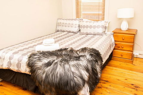William Cottage Central Heritage Home - Click Find 2