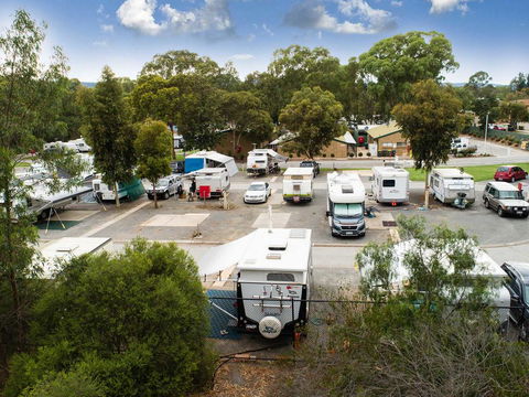 Windsor Gardens Caravan Park - Bridge Guide 3