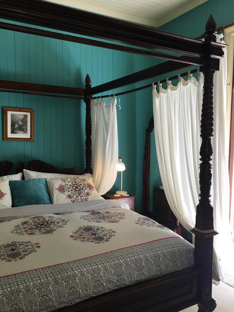 Wiss House Bed & Breakfast - Bridge Guide 1