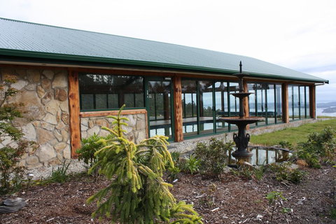 Woodbridge Hill Hideaway - Bridge Guide 1