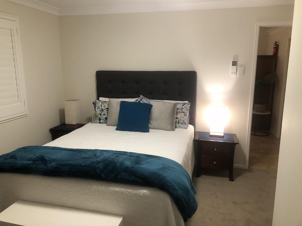 Villeneuve QLD Click Find