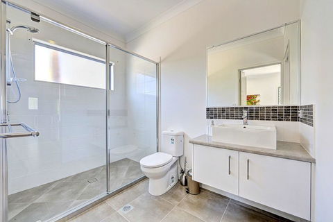 Woodgate Beach Houses - Lavinia 3