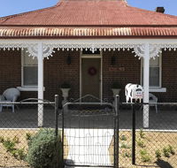 Woodstock Cottage - Click Find
