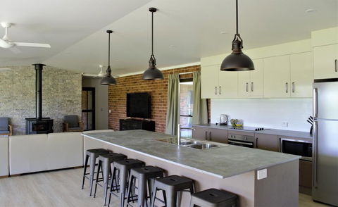 Woolshed Hill Estate - Click Find 1