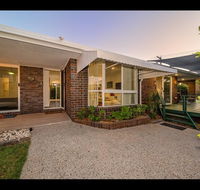 Woorim Secluded Palms Cottage - Click Find