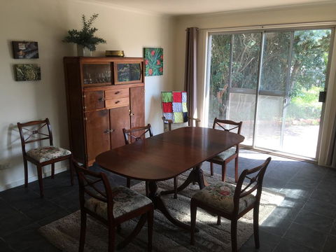 Yarram Cottage: Art And Accommodation - DBD 3