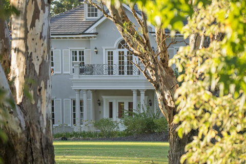 Yatahlia Manor Luxury Homestay - Bet 4u 1