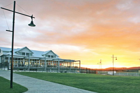 York Cove Holiday Hotel - Bridge Guide 0