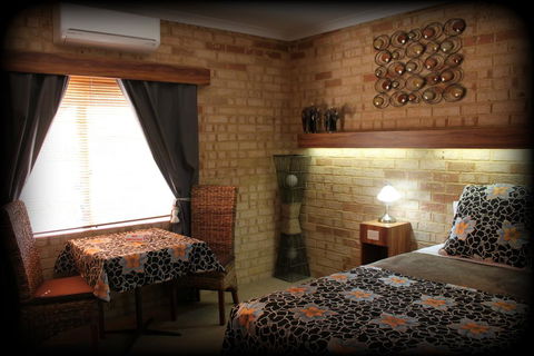 York's Boutique Motel - Click Find 2