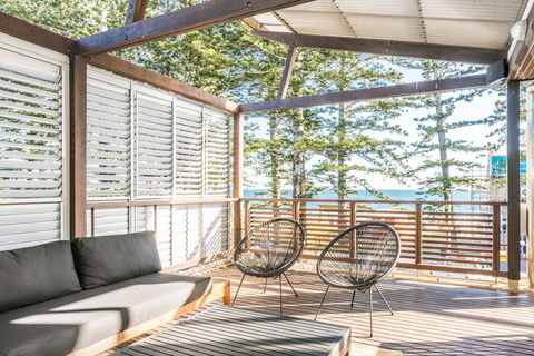 Your Luxury Escape - On The Bay - Stunning Beachfront Apartment - Click Find 1