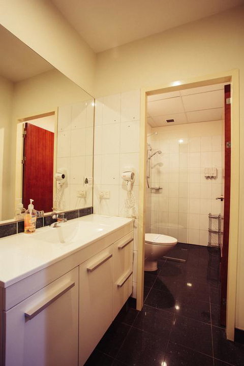 YTI Garden Hotel - Bet 4u 3