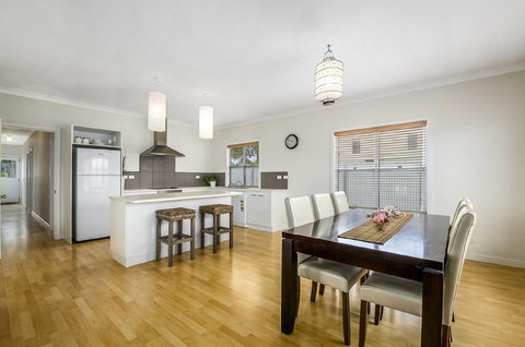 Zaahira House - Lawyer Find 3