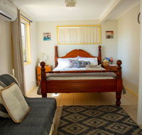 Zen Escape Guest House - Click Find