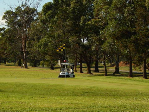 Tanilba Bay Golf Club - Click Find 0