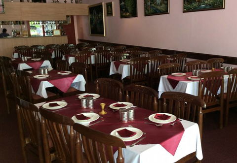 Punjabi Indian Tandoori Restaurant - Bet 4u 3