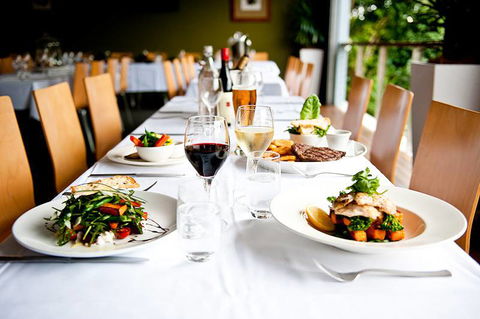 Cooroy Hotel - Bridge Guide 2