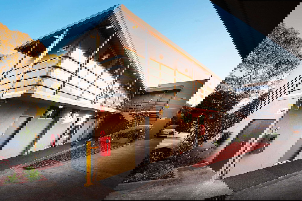 Hotels Reservoir VIC Bet 4u