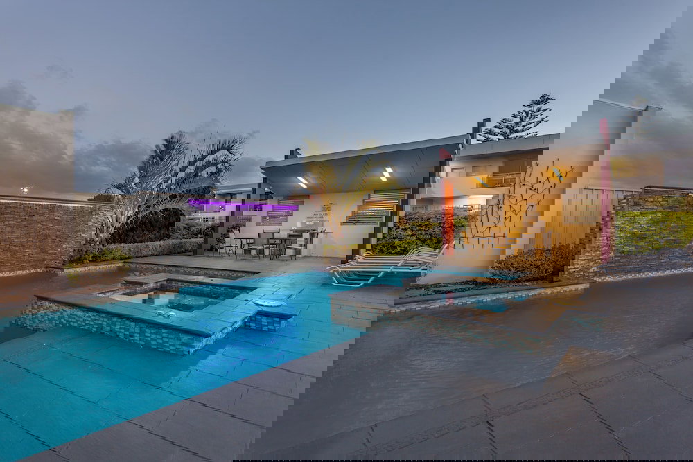 Hotels Harristown QLD Bet 4u