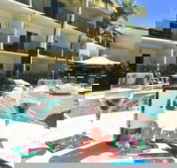 Cairns Queenslander Hotel  Apartments - Bet 4u