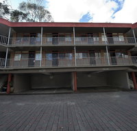 Lorne Coachman Inn - Click Find