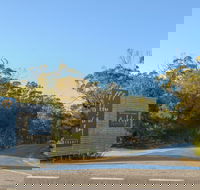 Edge of the Bay Resort - Lavinia