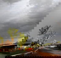 Halls Creek Motel - Click Find