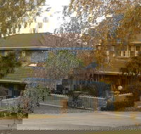 Kinross Inn - Click Find