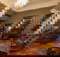 Hadley's Orient Hotel - Bet 4u