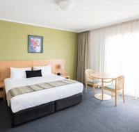 The Woden Hotel - Local Finder