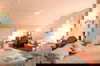 Hillview House