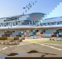 Nightcap at Ocean Beach Hotel - Bet 4u