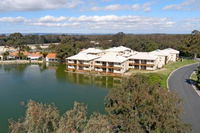 Lakeside Holiday Apartments
