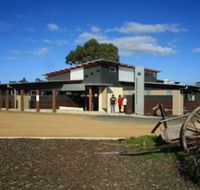 Swansea Backpackers - Lavinia
